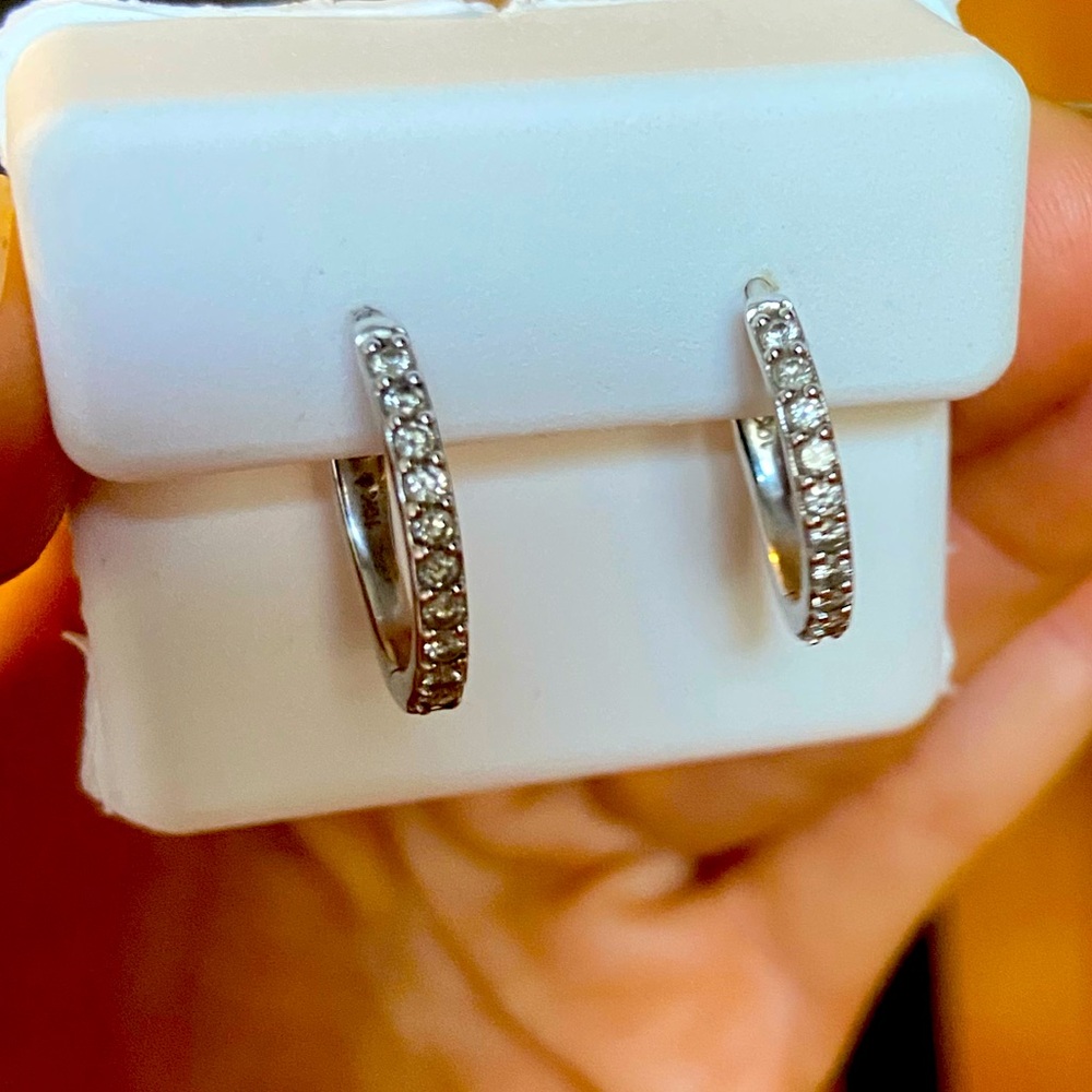 ✨Classic Pave Diamond Huggie Hoop Earrings ✨💎